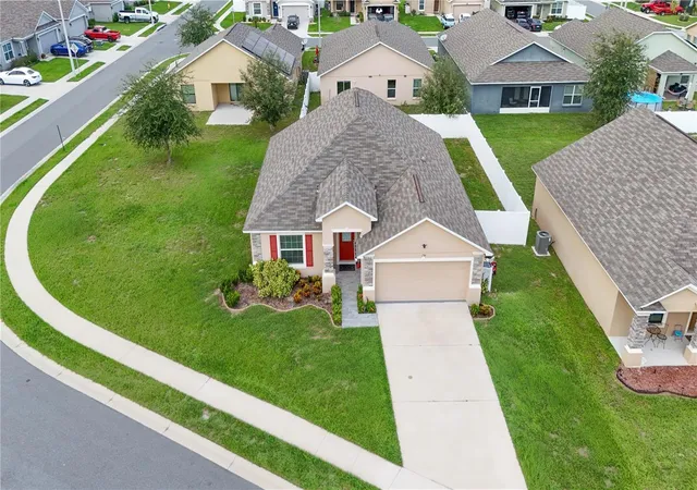 Photo 4 of Single family home for sale at 195 Black Skimmer Ln, Winter Haven, FL 33880 | MLS# S5158102 | Listing updated on 2026-09-23