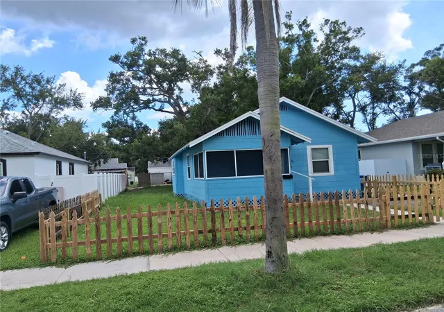 Photo 2 of Sale Pending at 716 15th Avenue S, Saint Petersburg, FL 33701 | MLS# O6443968 | Listing updated on 2026-10-22