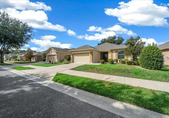 Single family home for sale at 6914 SW 94th Court, OCALA, FL 34481 | MLS# OM732730