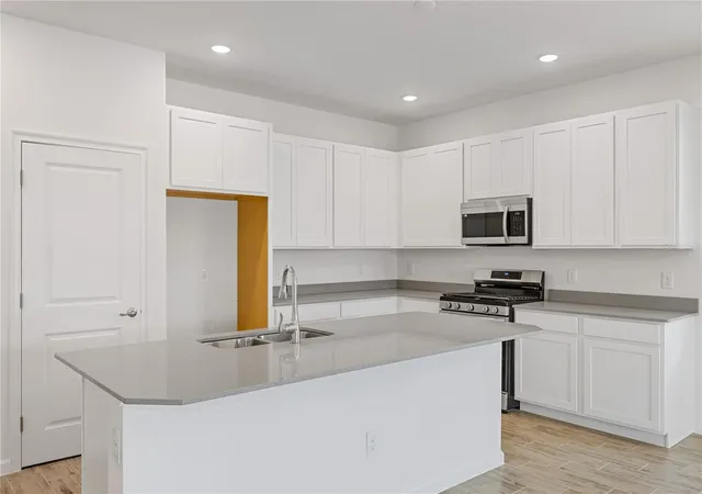 Photo 3 of Single family home for sale at 2244 Sirena Ln, Mount Dora, FL 32757 | MLS# O6443970 | Listing updated on 2026-09-23