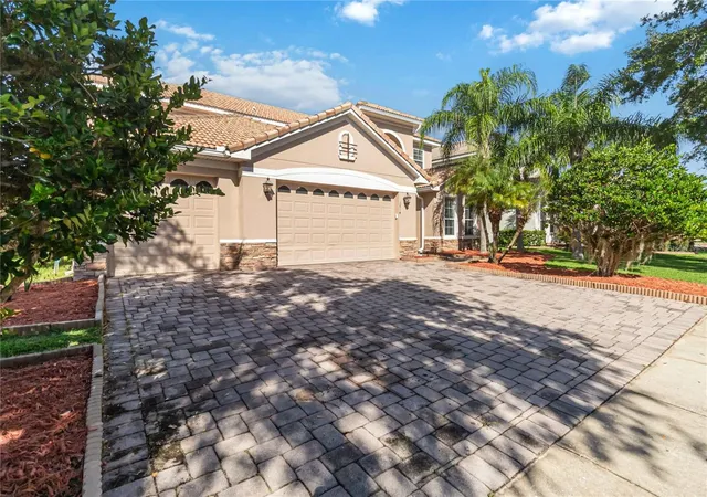 Photo 3 of Single family home for sale at 3814 Golden Feather Way, Kissimmee, FL 34746 | MLS# O6443971 | Listing updated on 2026-09-23