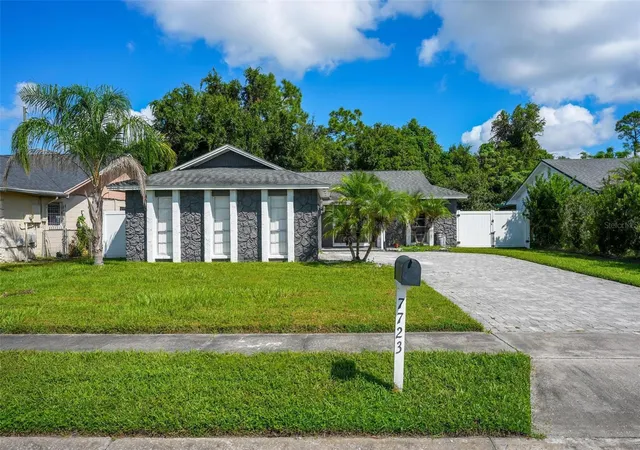 Photo 4 of Single family home for sale at 7723 Danu Dr, Orlando, FL 32822 | MLS# O6443975 | Listing updated on 2026-09-23