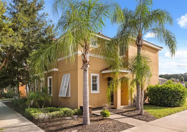 Townhouse for sale at 701 Las Fuentes Dr, KISSIMMEE, FL 34746 | MLS# O6443978