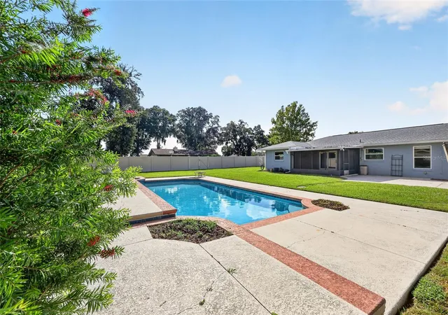 Photo 2 of Single family home for sale at 2809 Se 36th Street, Ocala, FL 34471 | MLS# OM732733 | Listing updated on 2026-09-25