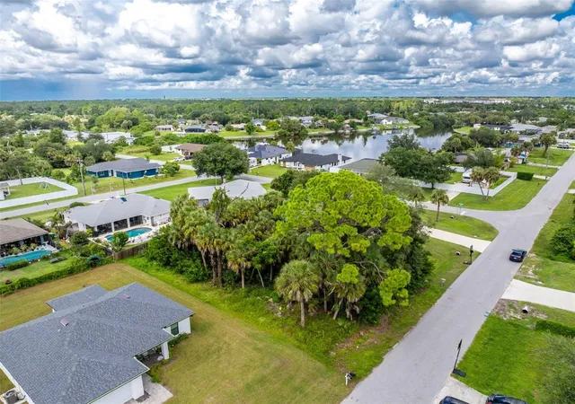 Photo 3 of Sale Pending at 453 Border St, Port Charlotte, FL 33953 | MLS# D6148890 | Listing updated on 2026-10-08