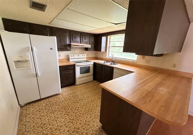 Photo 3 of Single family home for sale at 1291 Tivoli Dr, Deltona, FL 32725 | MLS# V4951438 | Listing updated on 2026-09-24