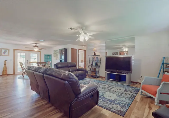 Photo 3 of Single family home for sale at 570 Oliver Dr, New Smyrna Beach, FL 32168 | MLS# NS1089324 | Listing updated on 2026-09-27