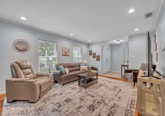 Photo 4 of Single family home for sale at 739 Roughbeard Rd, Winter Park, FL 32792 | MLS# O6444000 | Listing updated on 2026-09-25