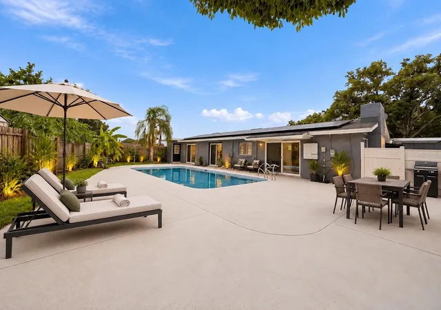 Photo 2 of Single family home for sale at 6525 Voltaire Dr, Orlando, FL 32809 | MLS# O6444004 | Listing updated on 2026-09-24