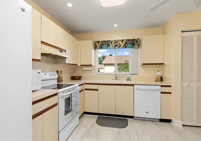Photo 3 of Single family home for sale at 609 Bramblewood Ln #181, Englewood, FL 34223 | MLS# D6148891 | Listing updated on 2026-10-07