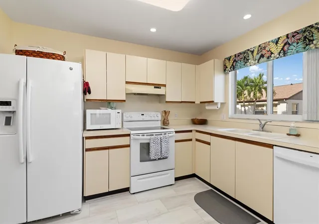 Photo 3 of Single family home for sale at 609 Bramblewood Ln #181, Englewood, FL 34223 | MLS# D6148891 | Listing updated on 2026-10-07