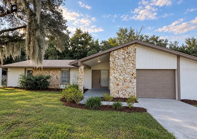 Single family home for sale at 14420 SW 43rd Court Rd, OCALA, FL 34473 | MLS# R4912052