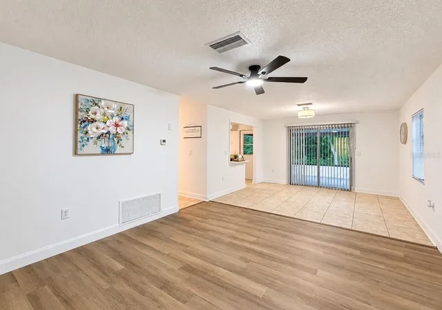 Photo 3 of Single family home for sale at 14420 SW 43rd Court Rd, Ocala, FL 34473 | MLS# R4912052 | Listing updated on 2026-09-23