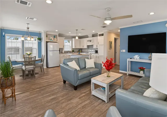 Photo 4 of Manufactured home for sale at 919 50th Avenue W, Bradenton, FL 34207 | MLS# A4707074 | Listing updated on 2026-09-23