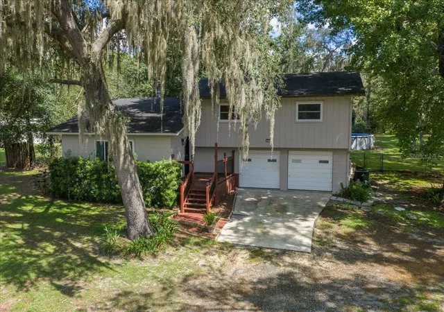 Photo 2 of Single family home for sale at 6567 Woodland Dr, Keystone Heights, FL 32656 | MLS# OM732737 | Listing updated on 2026-10-02