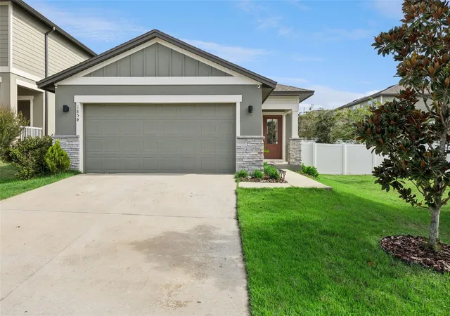 Photo 1 of Single family home for sale at 1854 Sundance Chase Rd, Minneola, FL 34715 | MLS# O6444016 | Listing updated on 2026-10-08