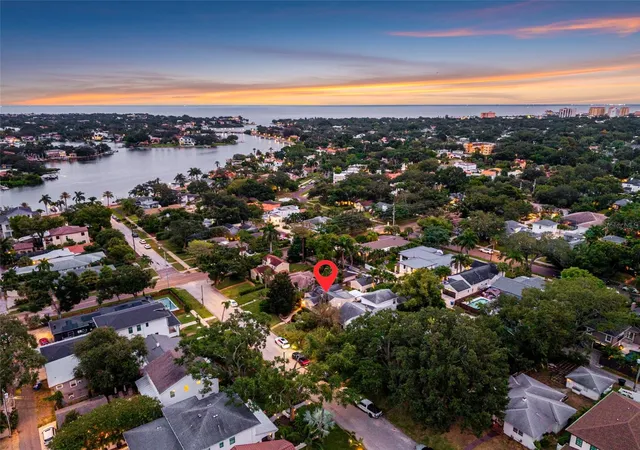 Photo 4 of Single family home for sale at 118 26th Avenue N, Saint Petersburg, FL 33704 | MLS# TB8551253 | Listing updated on 2026-10-09