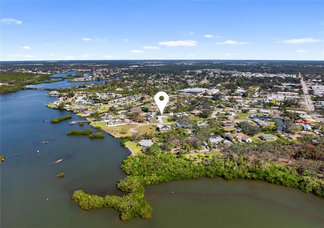 Photo 1 of Single family home for sale at 400 Dona Dr, Nokomis, FL 34275 | MLS# A4707077 | Listing updated on 2026-10-07