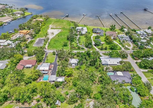 Photo 1 of Single family home for sale at 3601 Riverview Blvd, Bradenton, FL 34205 | MLS# A4707078 | Listing updated on 2026-09-23