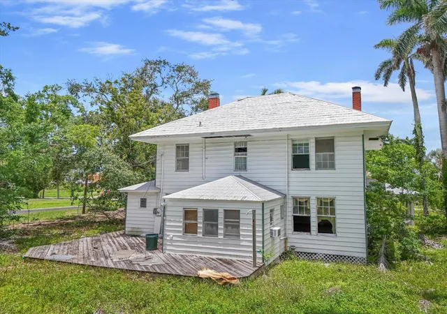 Photo 3 of Single family home for sale at 3601 Riverview Blvd, Bradenton, FL 34205 | MLS# A4707078 | Listing updated on 2026-09-23
