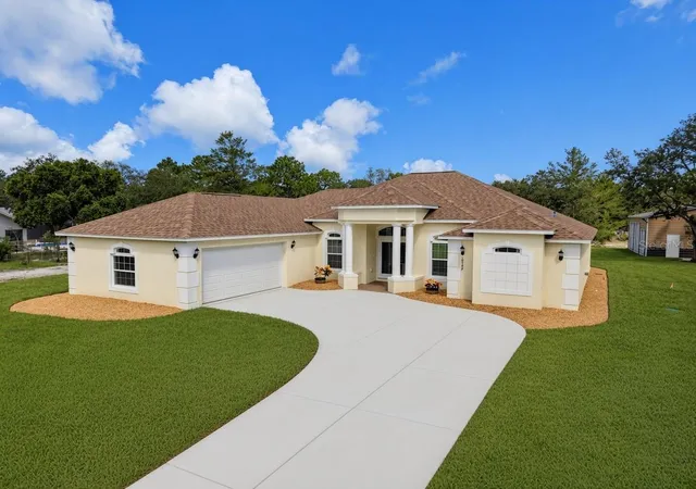 Photo 3 of Single family home for sale at 10389 Marvista Ct, Weeki Wachee, FL 34614 | MLS# W7889735 | Listing updated on 2026-09-28