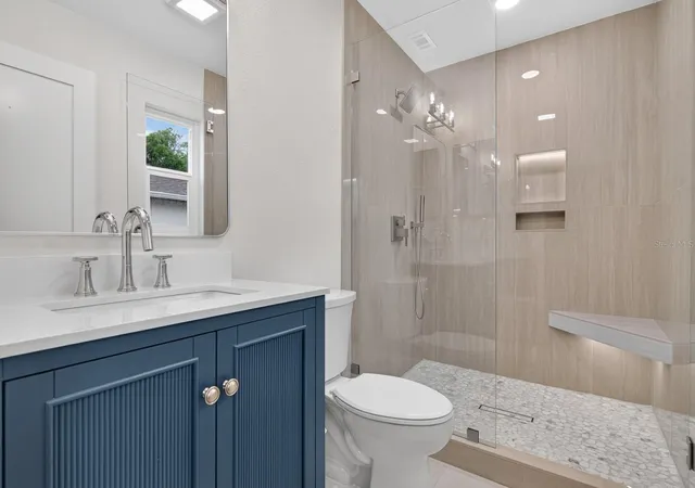 Photo 4 of Single family home for sale at 403 Evergreen Dr, Oldsmar, FL 34677 | MLS# TB8551259 | Listing updated on 2026-10-07