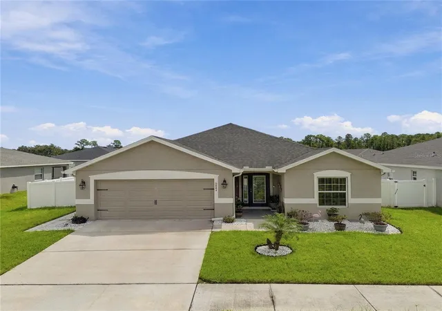 Photo 3 of Single family home for sale at 6884 Abbywood Ln, Zephyrhills, FL 33541 | MLS# TB8551261 | Listing updated on 2026-10-03