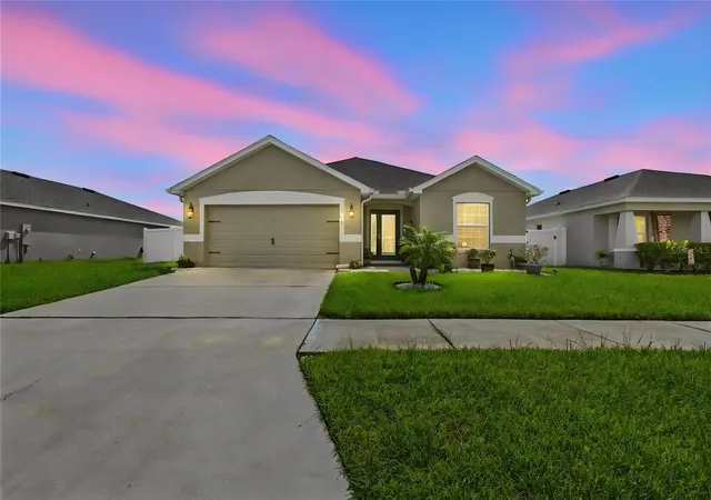 Photo 3 of Single family home for sale at 6884 Abbywood Ln, Zephyrhills, FL 33541 | MLS# TB8551261 | Listing updated on 2026-10-03