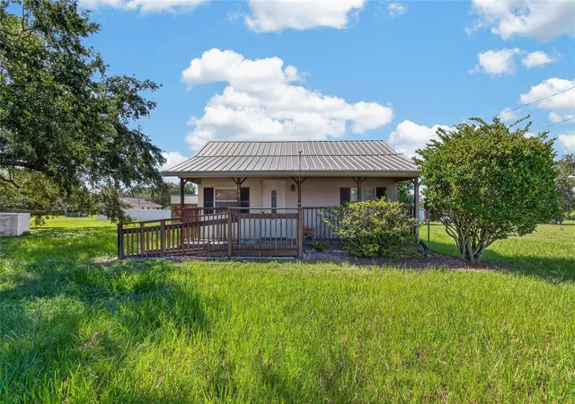 Photo 1 of Single family home for sale at 140 Williams St, Mulberry, FL 33860 | MLS# TB8551262 | Listing updated on 2026-09-29