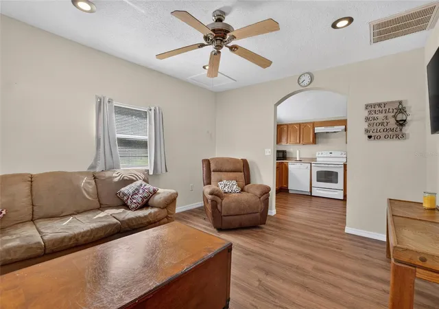 Photo 3 of Single family home for sale at 140 Williams St, Mulberry, FL 33860 | MLS# TB8551262 | Listing updated on 2026-09-29