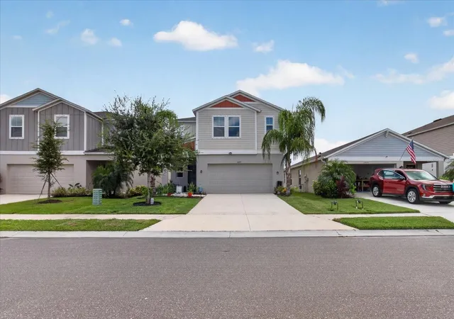 Photo 3 of Single family home for sale at 13077 Oak Hl Way, Parrish, FL 34219 | MLS# TB8551266 | Listing updated on 2026-09-25