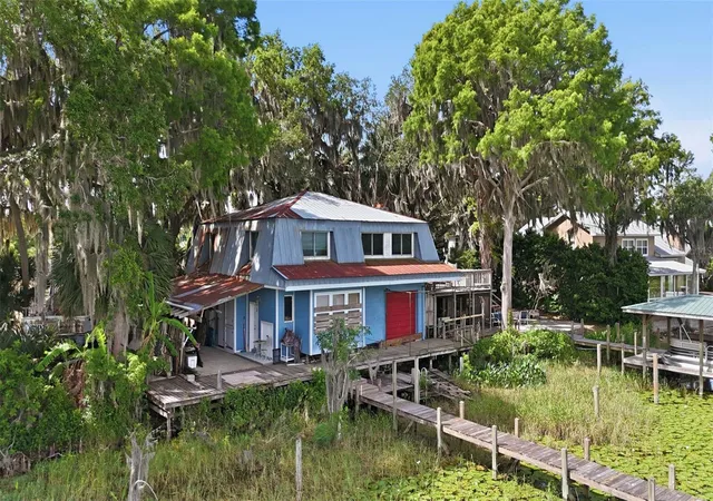 Photo 1 of Single family home for sale at 400 Lakeshore Dr, Eustis, FL 32726 | MLS# G5118143 | Listing updated on 2026-09-29