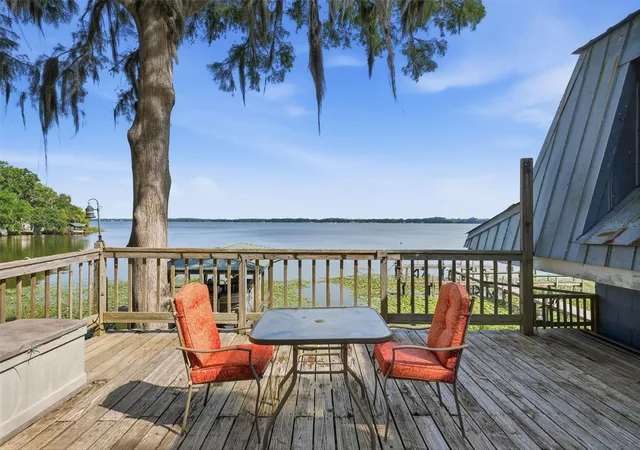 Photo 2 of Single family home for sale at 400 Lakeshore Dr, Eustis, FL 32726 | MLS# G5118143 | Listing updated on 2026-09-29