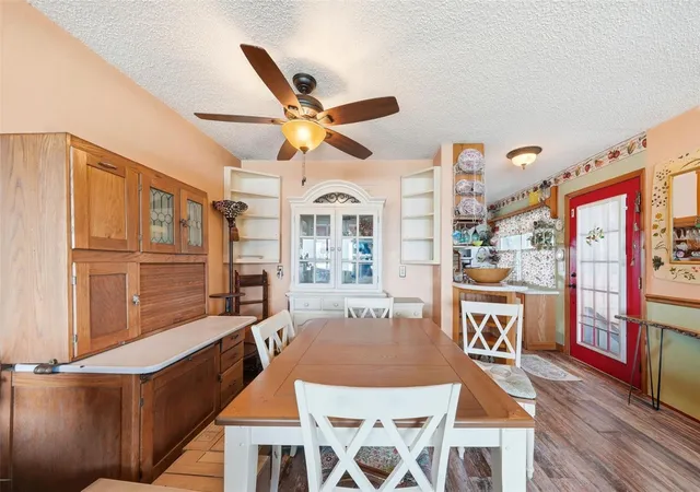 Photo 4 of Single family home for sale at 400 Lakeshore Dr, Eustis, FL 32726 | MLS# G5118143 | Listing updated on 2026-09-29