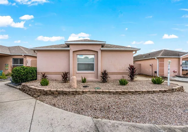 Photo 1 of Single family home for sale at 1624 Tampico Pl, Lady Lake, FL 32159 | MLS# G5118145 | Listing updated on 2026-09-25