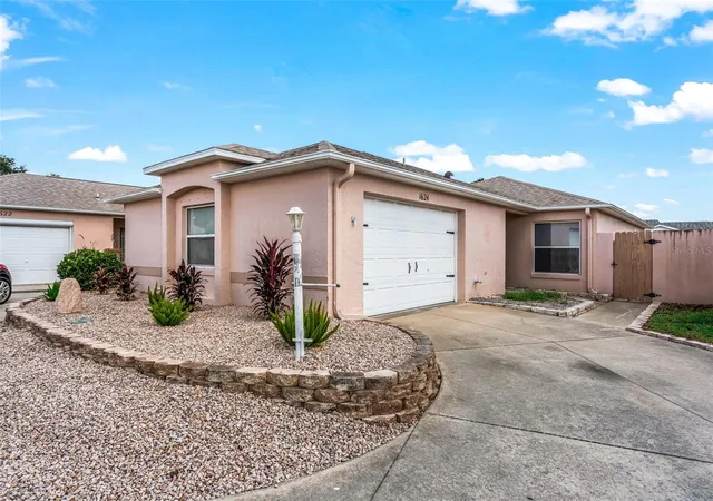 Photo 2 of Single family home for sale at 1624 Tampico Pl, Lady Lake, FL 32159 | MLS# G5118145 | Listing updated on 2026-09-25