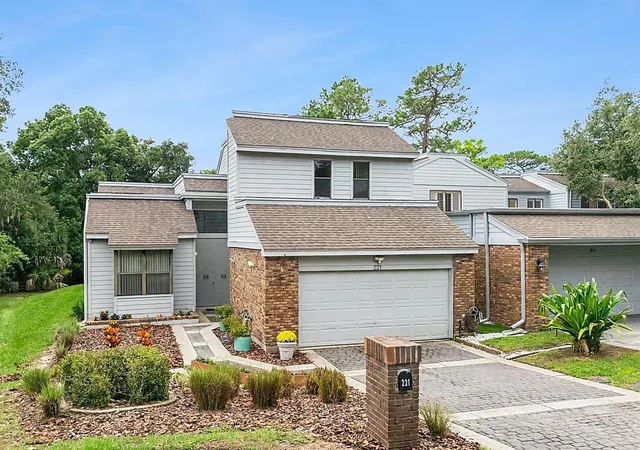 Photo 1 of Townhouse for sale at 221 Pine Cone Ln, Longwood, FL 32779 | MLS# O6444033 | Listing updated on 2026-10-08