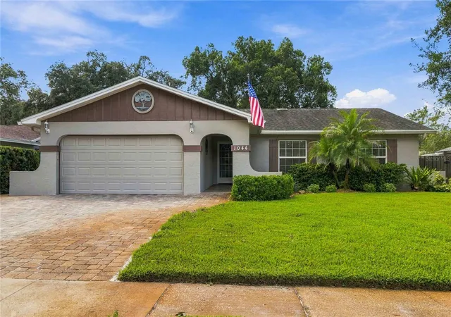 Single family home for sale at 1044 Forest Cir, WINTER SPRINGS, FL 32708 | MLS# O6444036