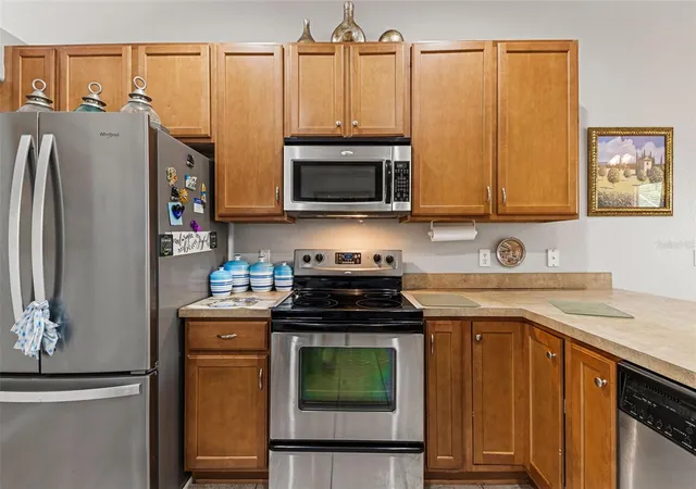 Photo 4 of Single family home for sale at 137 Bluefield Ave, Deltona, FL 32738 | MLS# O6444038 | Listing updated on 2026-10-09