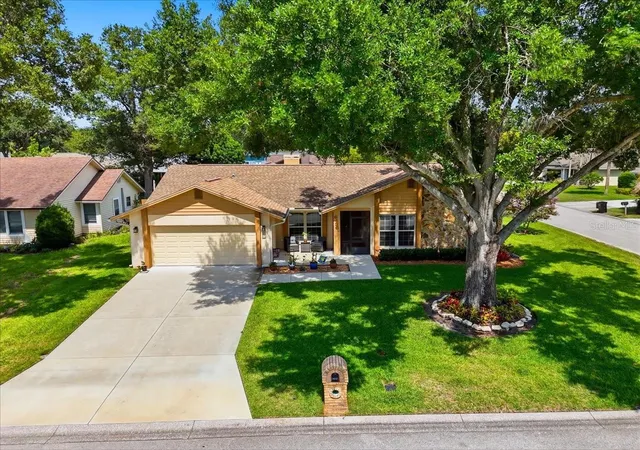 Photo 3 of Single family home for sale at 6436 Butternut Dr, Lakeland, FL 33813 | MLS# L4965263 | Listing updated on 2026-09-26