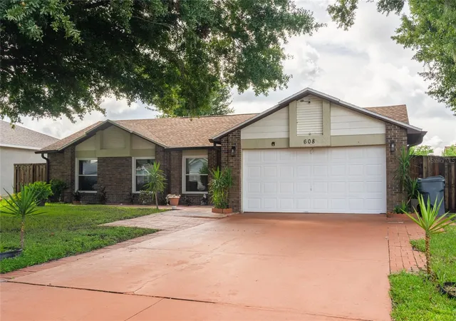 Photo 2 of Single family home for sale at 608 Dromedary Ct, Kissimmee, FL 34759 | MLS# R4912053 | Listing updated on 2026-09-24