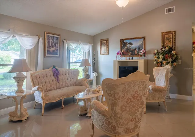 Photo 3 of Single family home for sale at 608 Dromedary Ct, Kissimmee, FL 34759 | MLS# R4912053 | Listing updated on 2026-09-24