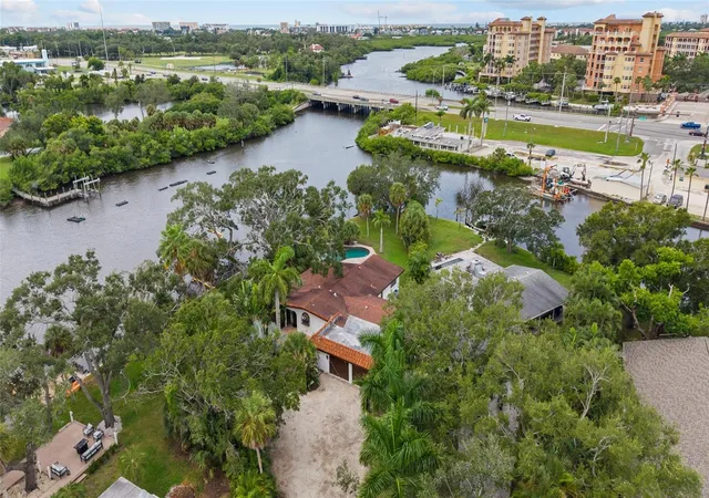 Photo 1 of Single family home for sale at 5381 Palos Verdes Dr, Sarasota, FL 34231 | MLS# A4707084 | Listing updated on 2026-10-01