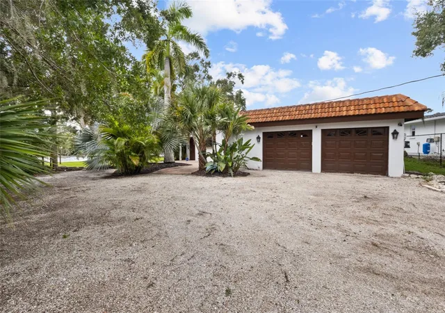Photo 3 of Single family home for sale at 5381 Palos Verdes Dr, Sarasota, FL 34231 | MLS# A4707084 | Listing updated on 2026-10-01