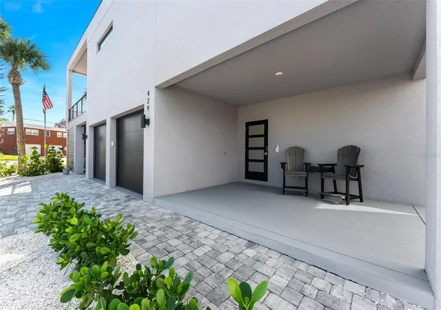 Photo 3 of Single family home for sale at 429 Columbus Ave, New Smyrna Beach, FL 32169 | MLS# NS1089326 | Listing updated on 2026-09-28