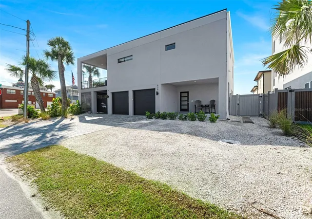 Photo 4 of Single family home for sale at 429 Columbus Ave, New Smyrna Beach, FL 32169 | MLS# NS1089326 | Listing updated on 2026-09-28