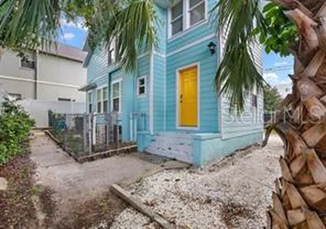 Photo 3 of Multi family home for sale at 623 Mound Park Way S, Saint Petersburg, FL 33701 | MLS# TB8551289 | Listing updated on 2026-09-23