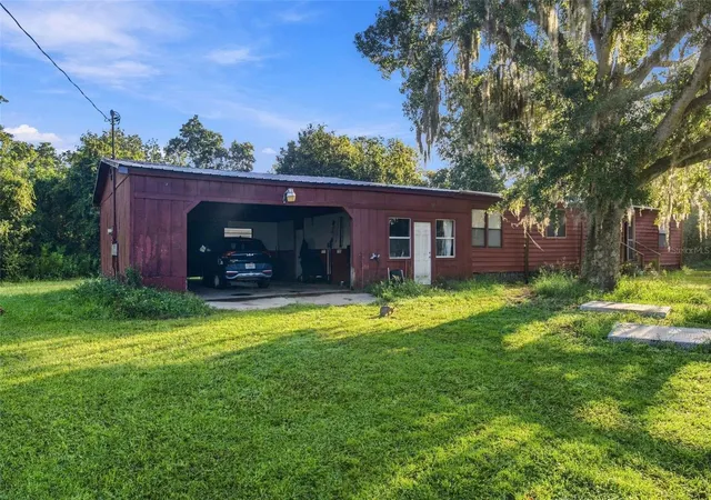 Photo 3 of Manufactured home for sale at 1435 Poe Rd, Lake Wales, FL 33898 | MLS# L4965267 | Listing updated on 2026-09-25