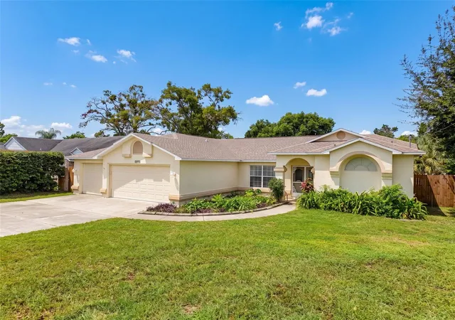 Photo 2 of Single family home for sale at 4425 Union Springs Rd, Spring Hill, FL 34608 | MLS# W7889740 | Listing updated on 2026-09-29