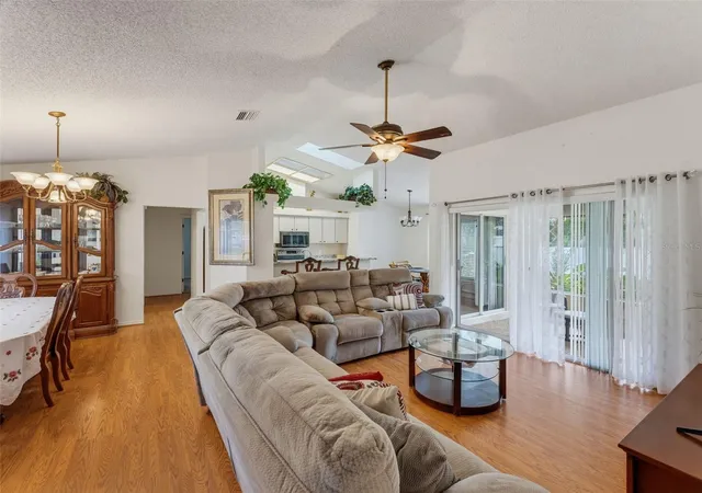 Photo 3 of Single family home for sale at 4425 Union Springs Rd, Spring Hill, FL 34608 | MLS# W7889740 | Listing updated on 2026-09-29